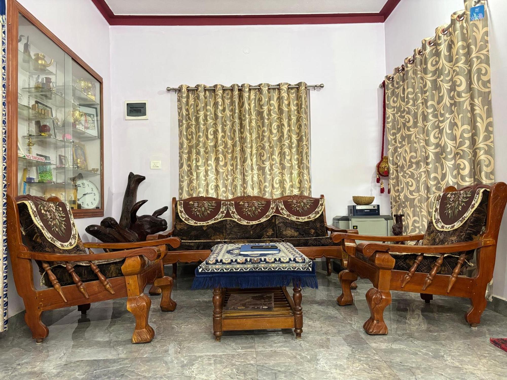 Srishti Homestay Madikeri Buitenkant foto